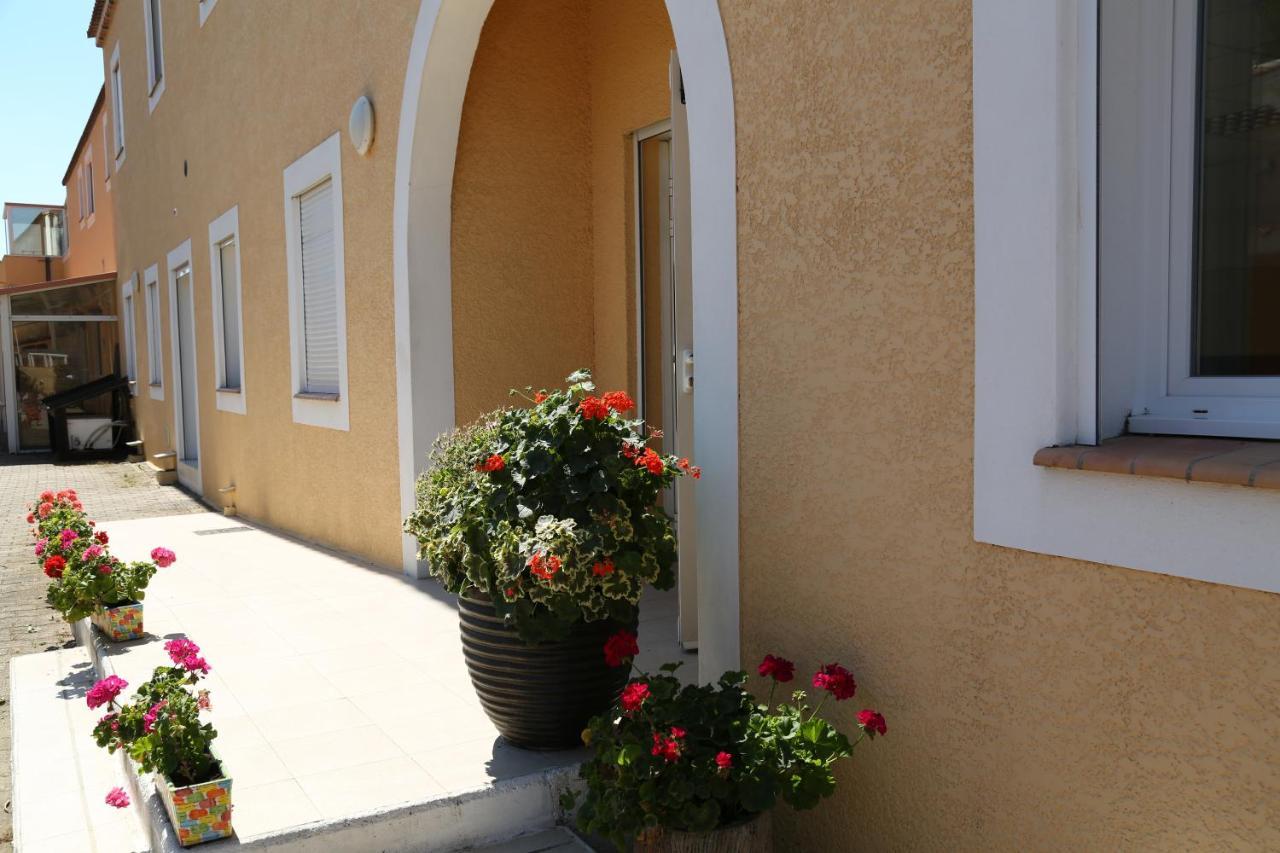 Hotel Myriam Vias Plage Экстерьер фото